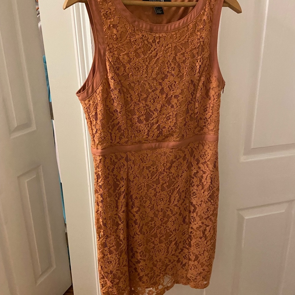 Lace dress. Great condition. Wore once.